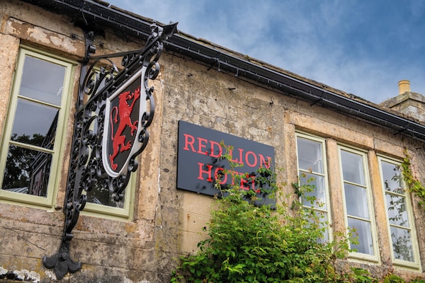 The Red Lion & Manor House