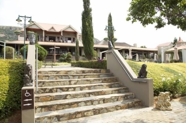 Villa Paradiso Country Estate