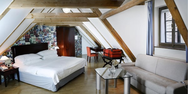 Charles Bridge Rooms & Suites By Sivek Hotels