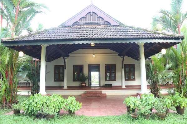 Kovilakam Lakeside Villa