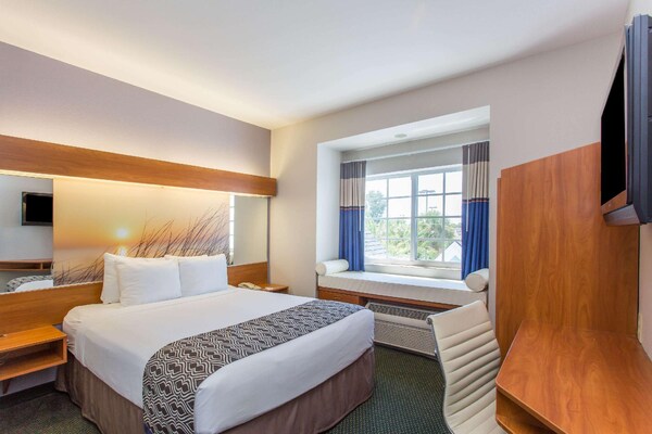 Microtel Inn & Suites By Wyndham Port Charlotte Punta Gorda