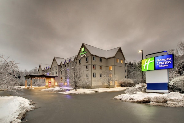 Holiday Inn Express & Suites - Lincoln East - White Mountains, An Ihg Hotel