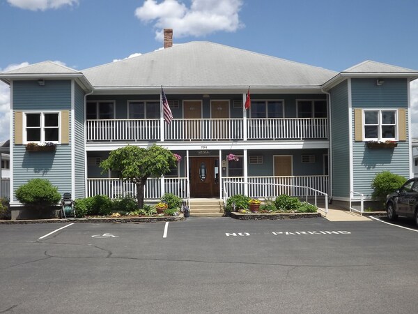 The Mariner Resort Motel
